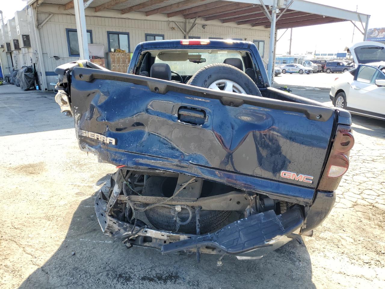 GMC Sierra C1500 Image 2