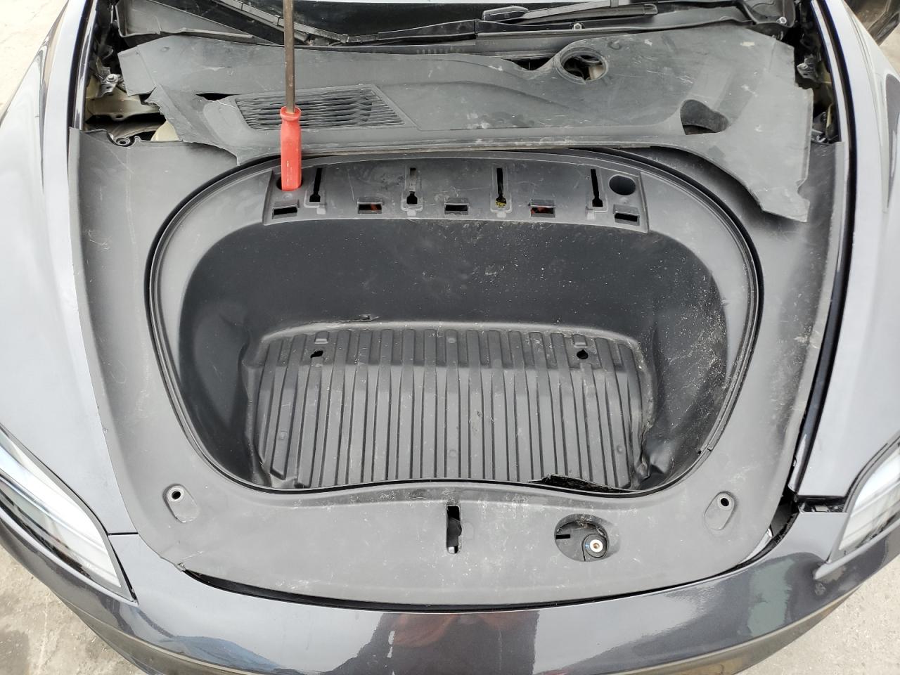 Tesla Model 3 Image 10