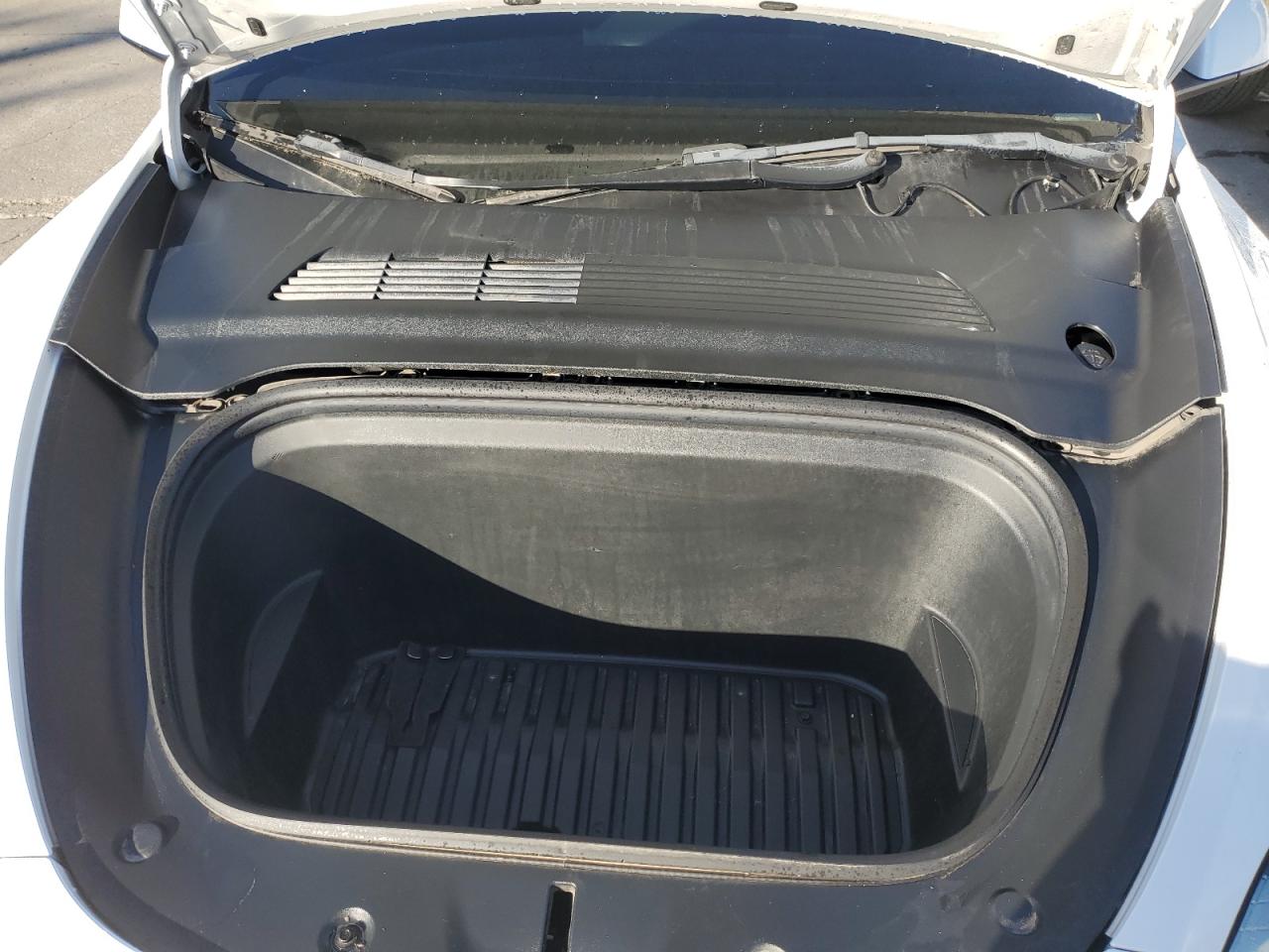 Tesla Model Y Image 10