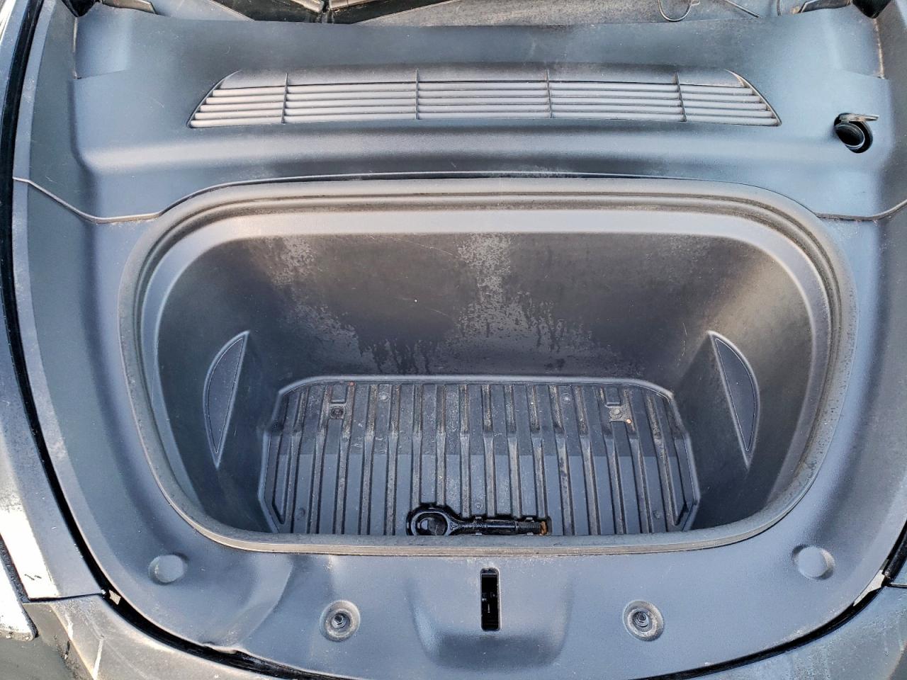 Tesla Model Y Image 9