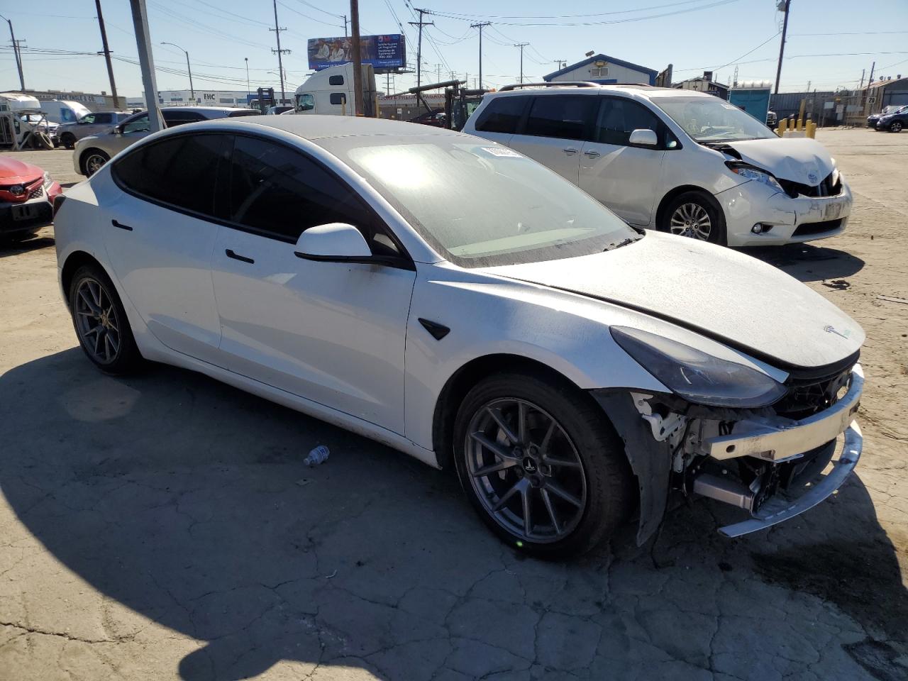 Tesla Model 3 Image 4