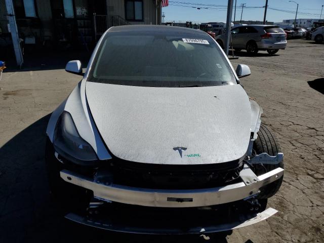 Tesla Model 3 Image 3