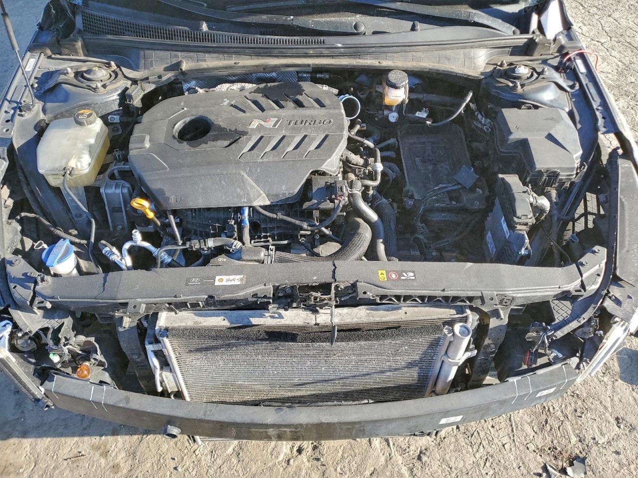 Hyundai ELANTRA Image 12