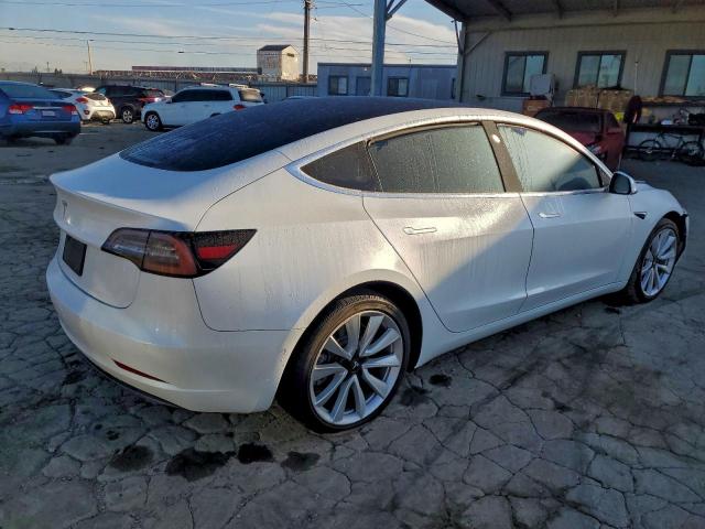 Tesla Model 3 Image 7