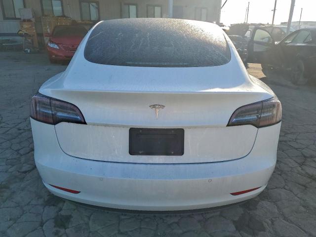Tesla Model 3 Image 4