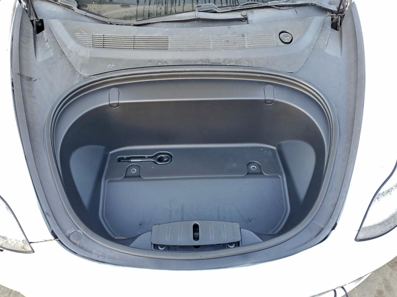 Tesla Model 3 Image 12