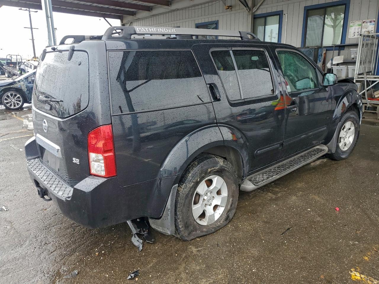 Nissan Pathfinder Le Image 12