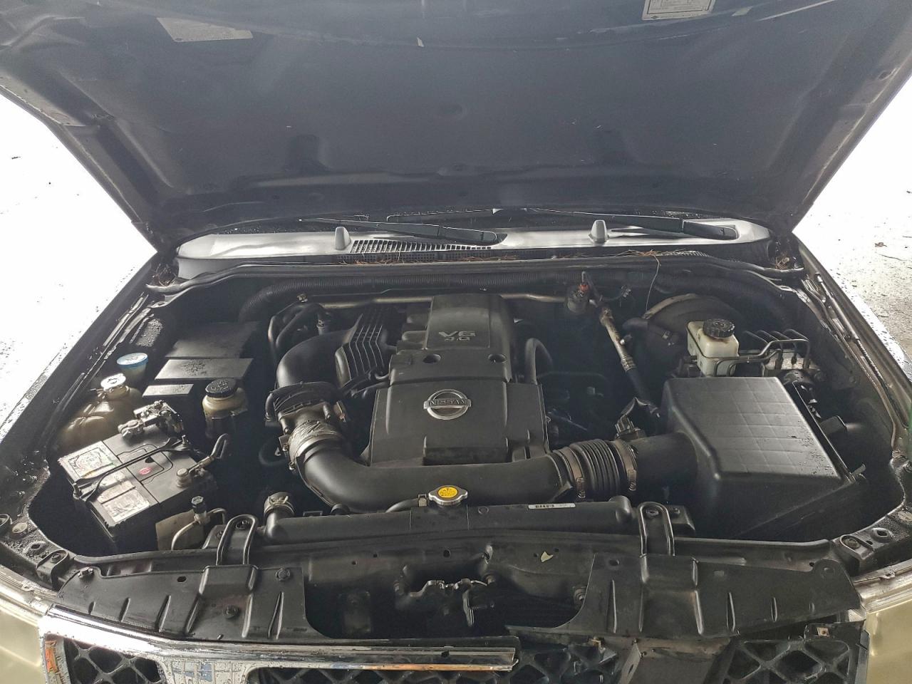 Nissan Pathfinder Le Image 10